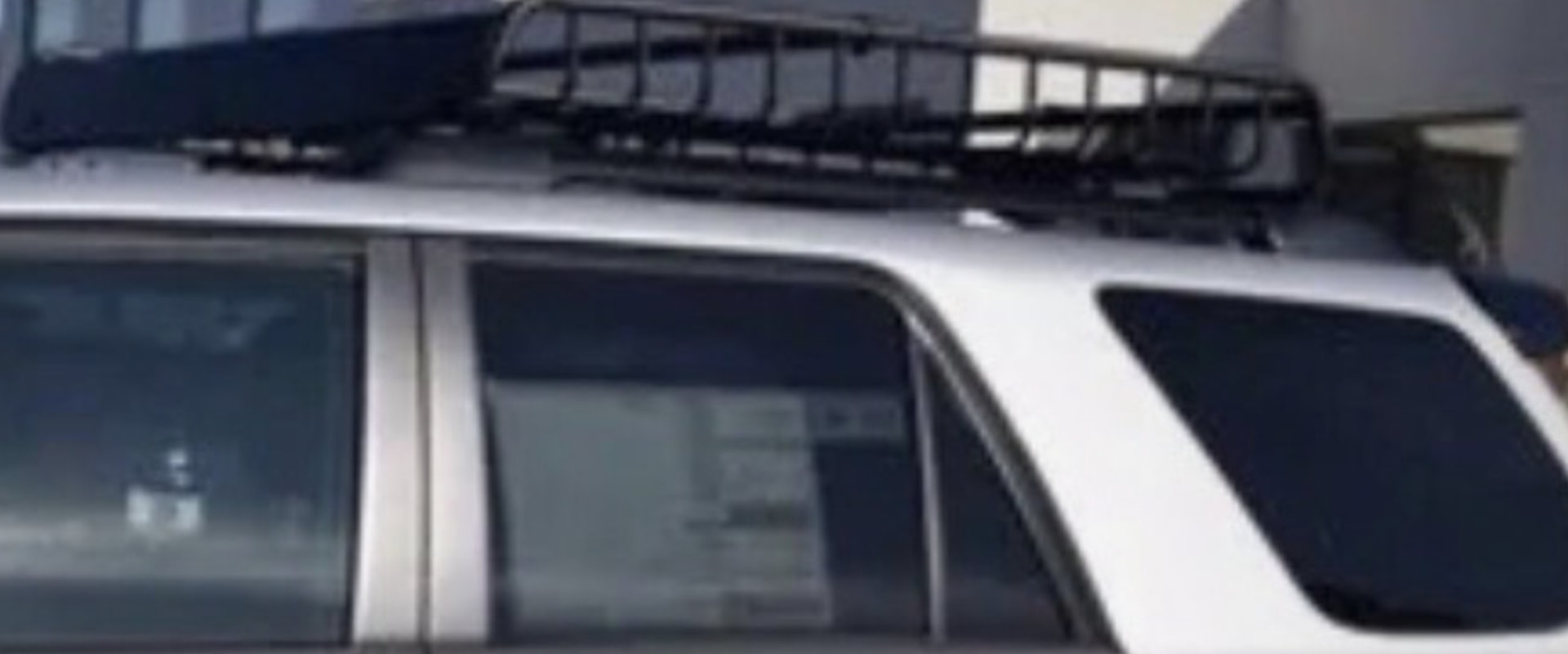 Can you use a car wash with a roof box?